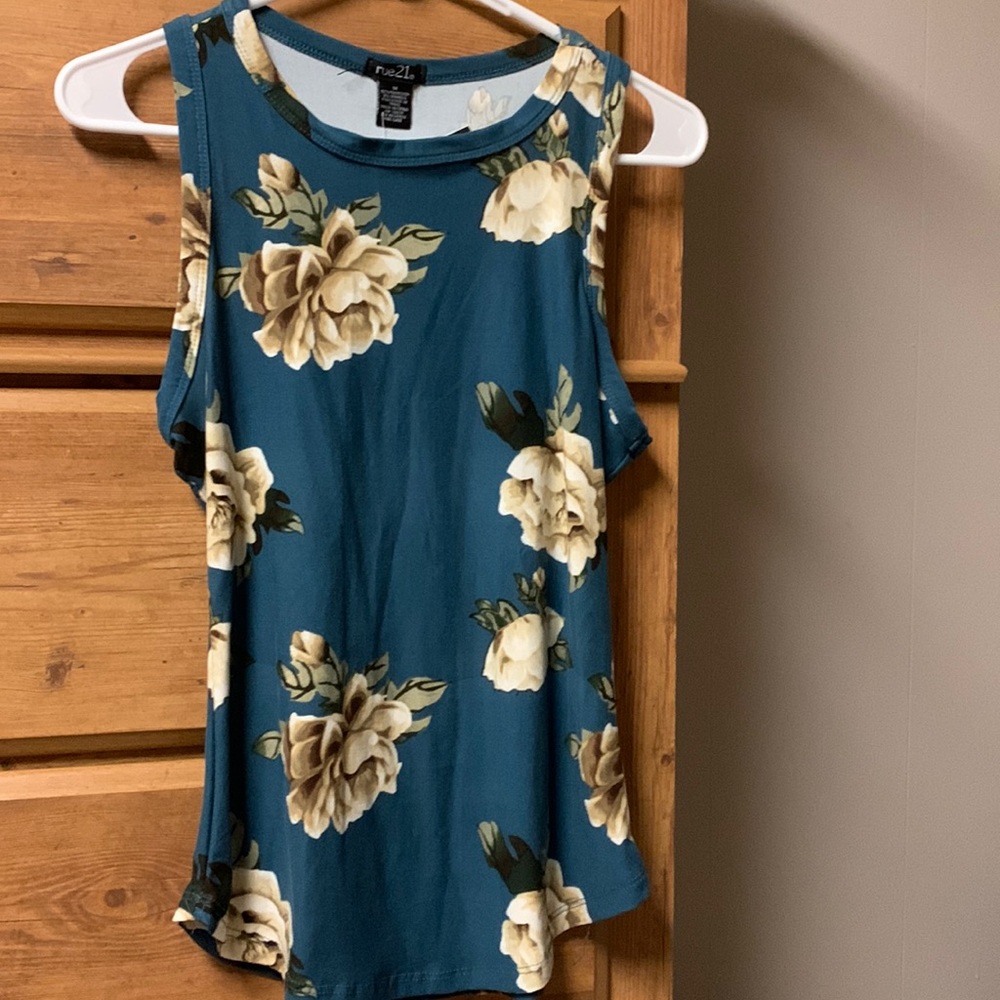 Floral print tank top.